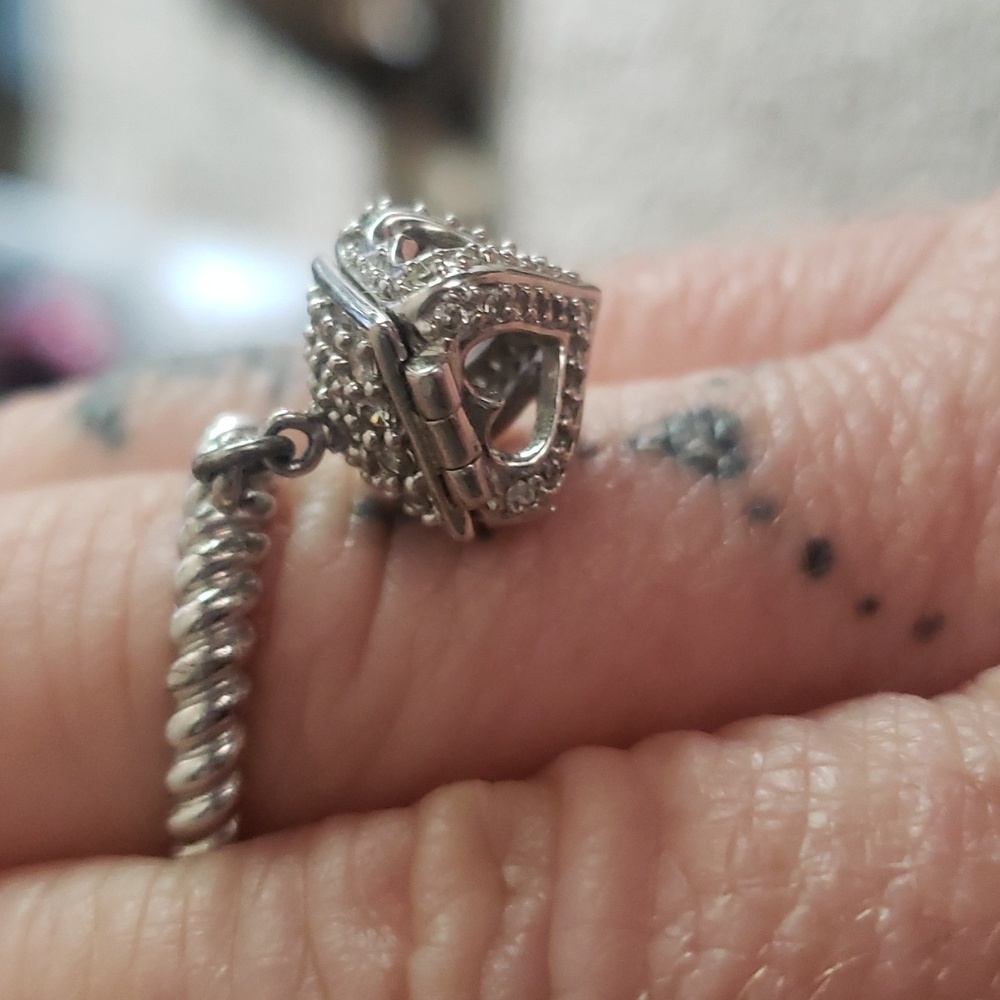 Dangle ring - Picture 2 of 4